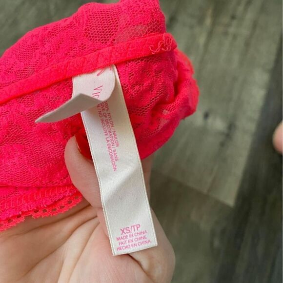 VICTORIA SECRET BRALETTE SIZE XS - Picture 3 of 3